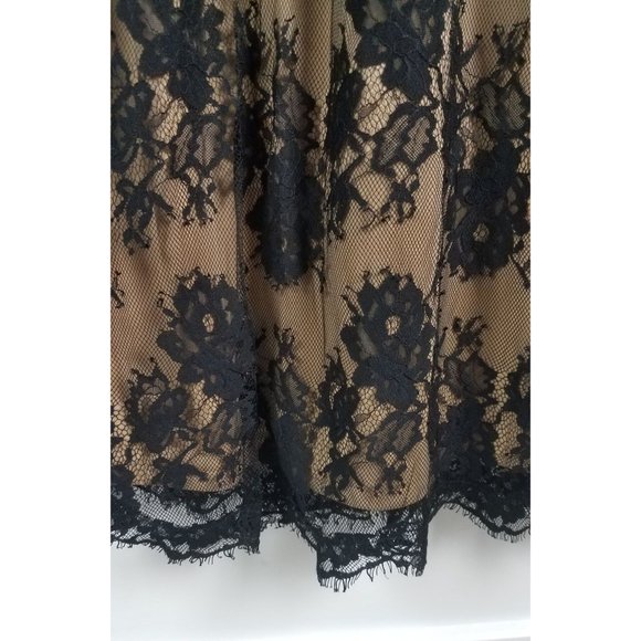 Tadashi Shoji Women's Sz. 4 Black Lace & Nude Off The Shoulder Long Evening Gown - Picture 5 of 10